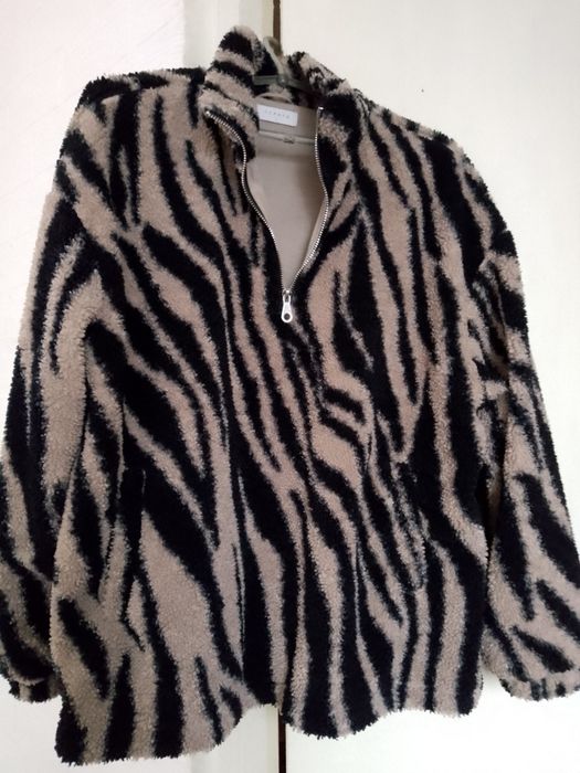 Женская, теплая толстовка- куртка