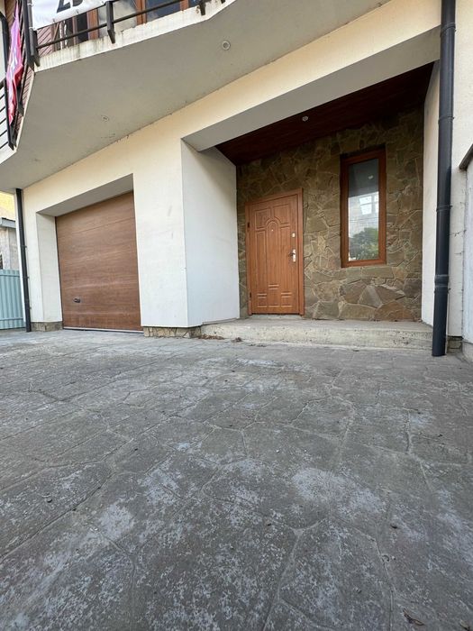 Продається Дуплекс Готовий до Ремонту неподалік центру міста!!!