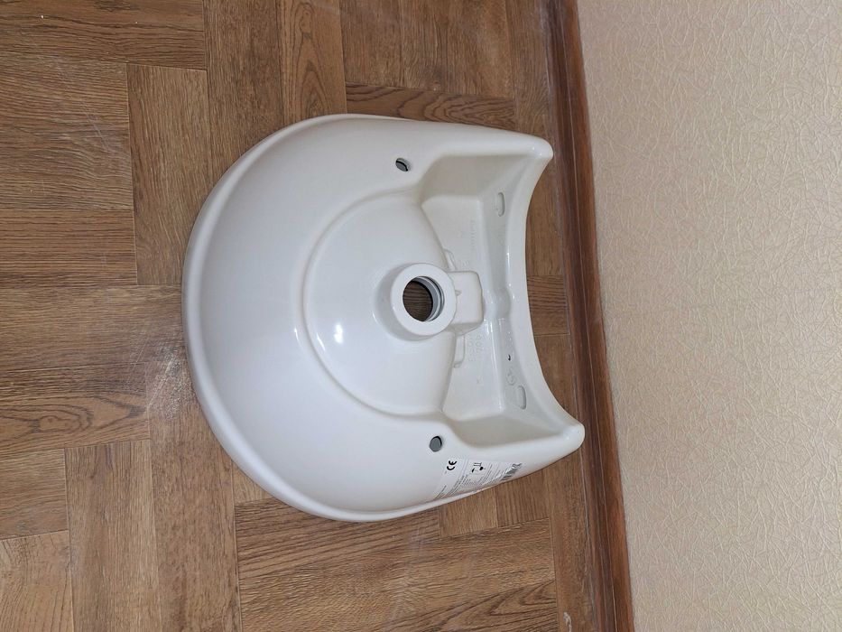 Умивальник в ванную