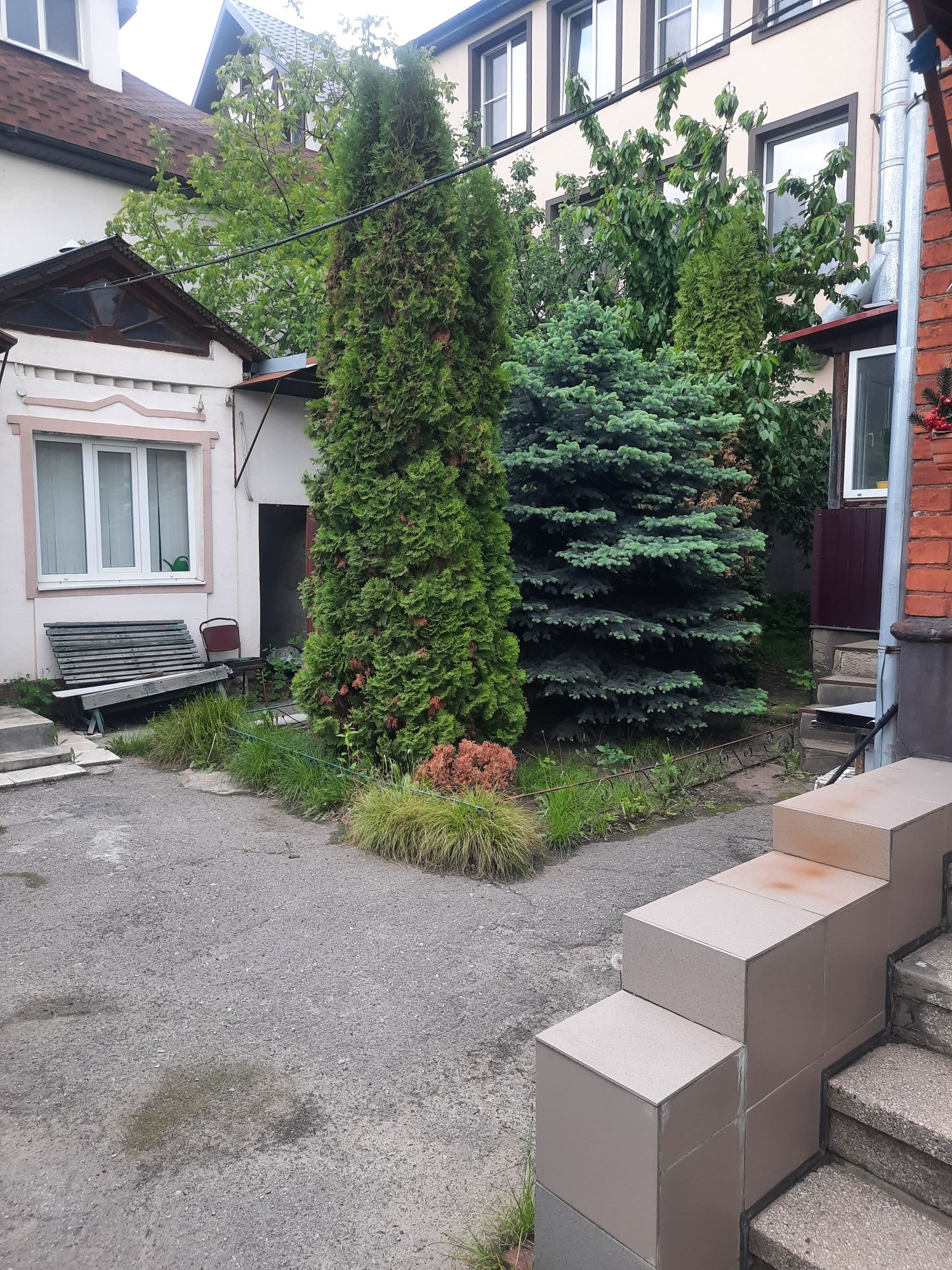м. Киевская, красная линия, ул. Веринская. Продам целый дом.