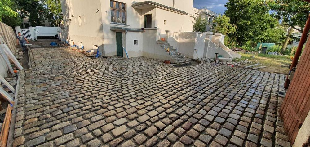 starobruk granitowy wyślizgany historyczny kostka brukowiec kamień pol