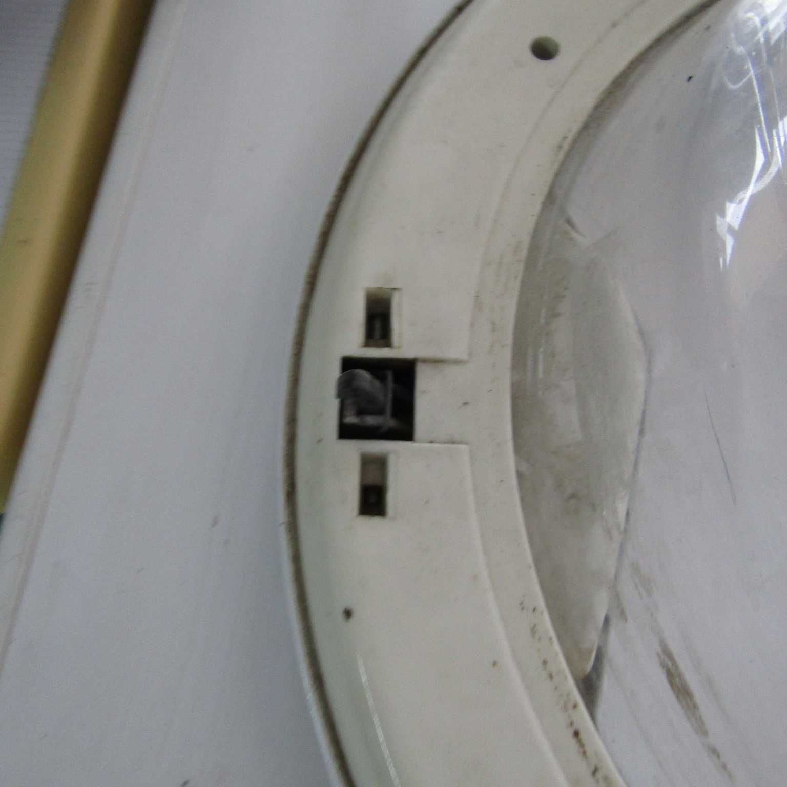 Дверца люка стиральной машины Indesit IWSC 5085