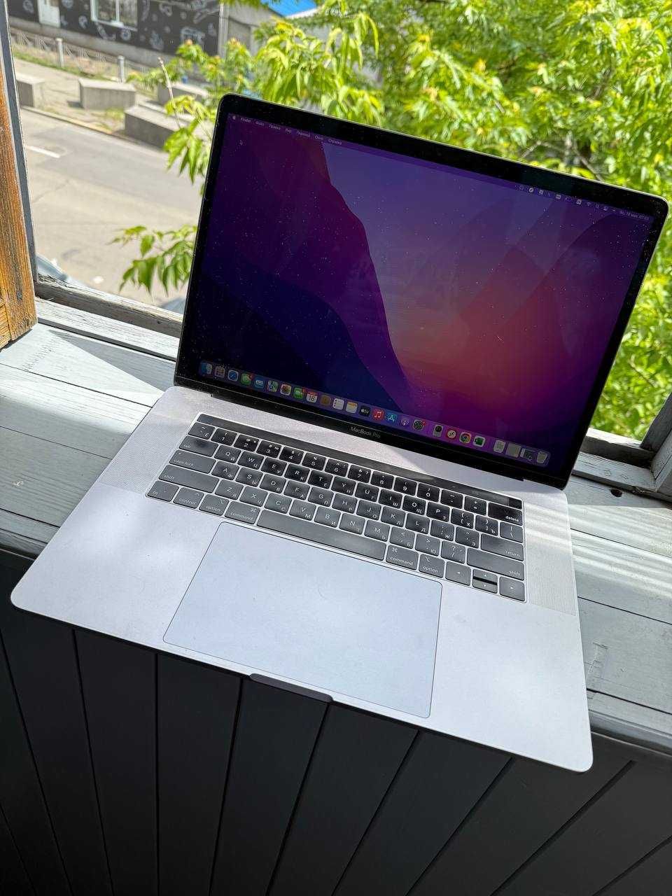 Apple Macbook Pro 15 2018 i7 2.6Ghz (32gb RAM / 1tb SSD) A1990