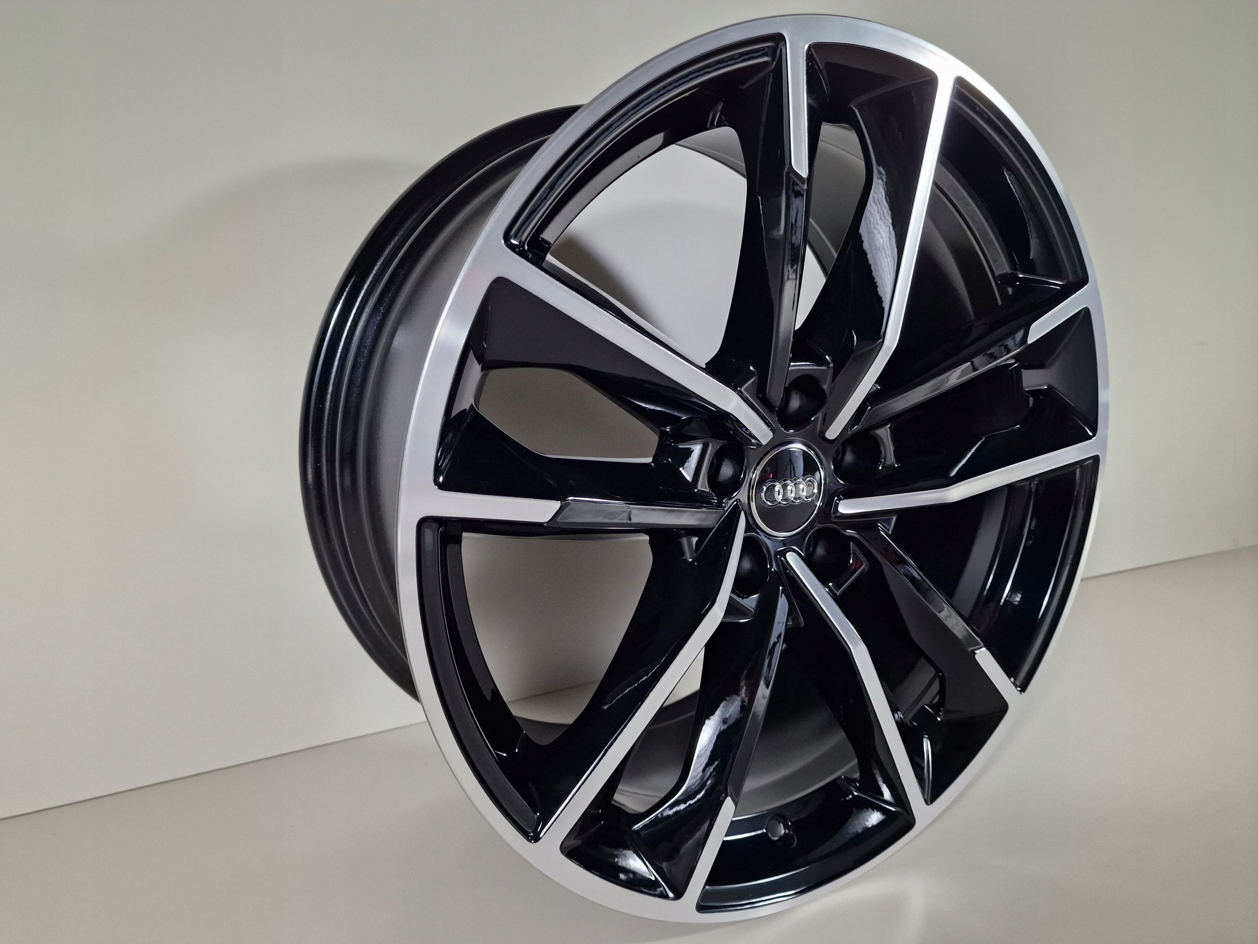 Oryginalne Felgi Audi 19 A4 A5 A6 A7 A8 Q3 Q5 Q7