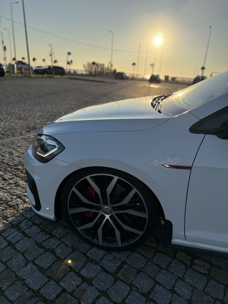 VW 7.5 GTI Performance 413cv KW financiamneto 120 meses