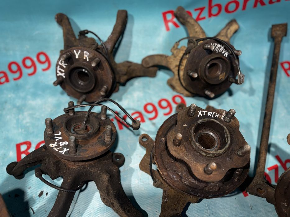 Поворотний квлак Nissan x trail t30 цапфа ступиця Х трейл т30