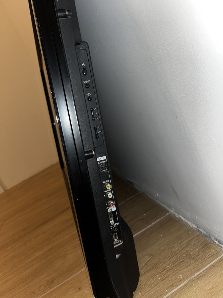 Telewizor LCD SHARP lc-42xl2e 42’ 42cale płaski z uchywtem na ścianę