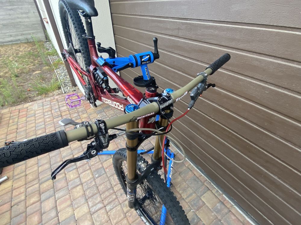 Morewood makulu fox 40 dhr rc4 mocno doinwestowany tues sender session
