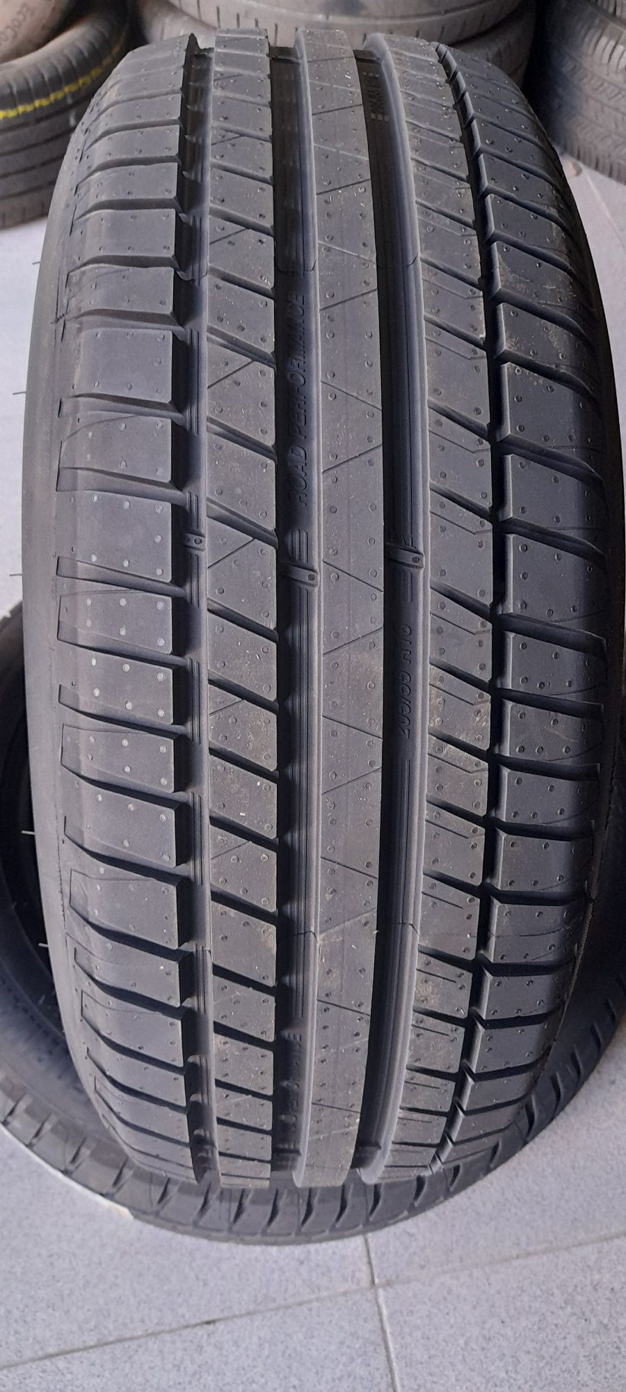 Pneus Super Preço Kormoram  205.55.16 - 55€  novos 225.45.17 - 60€ cad
