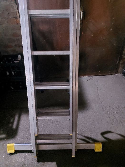 Бетономішалка, тура вишка, вагончик. Професійна алюмінема драбина