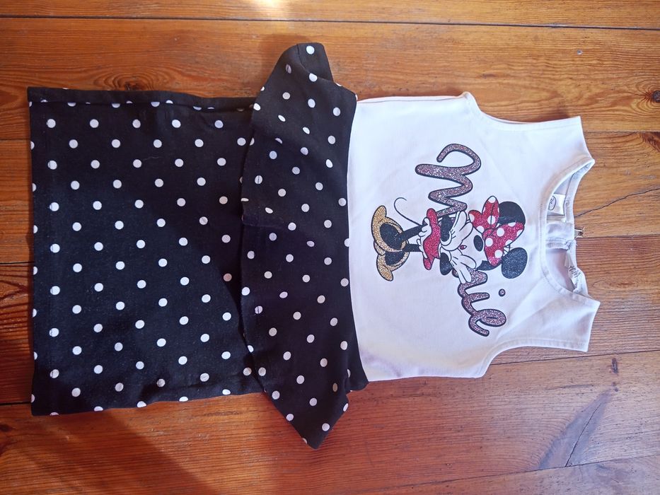 Sukienka z baskinią z Minnie