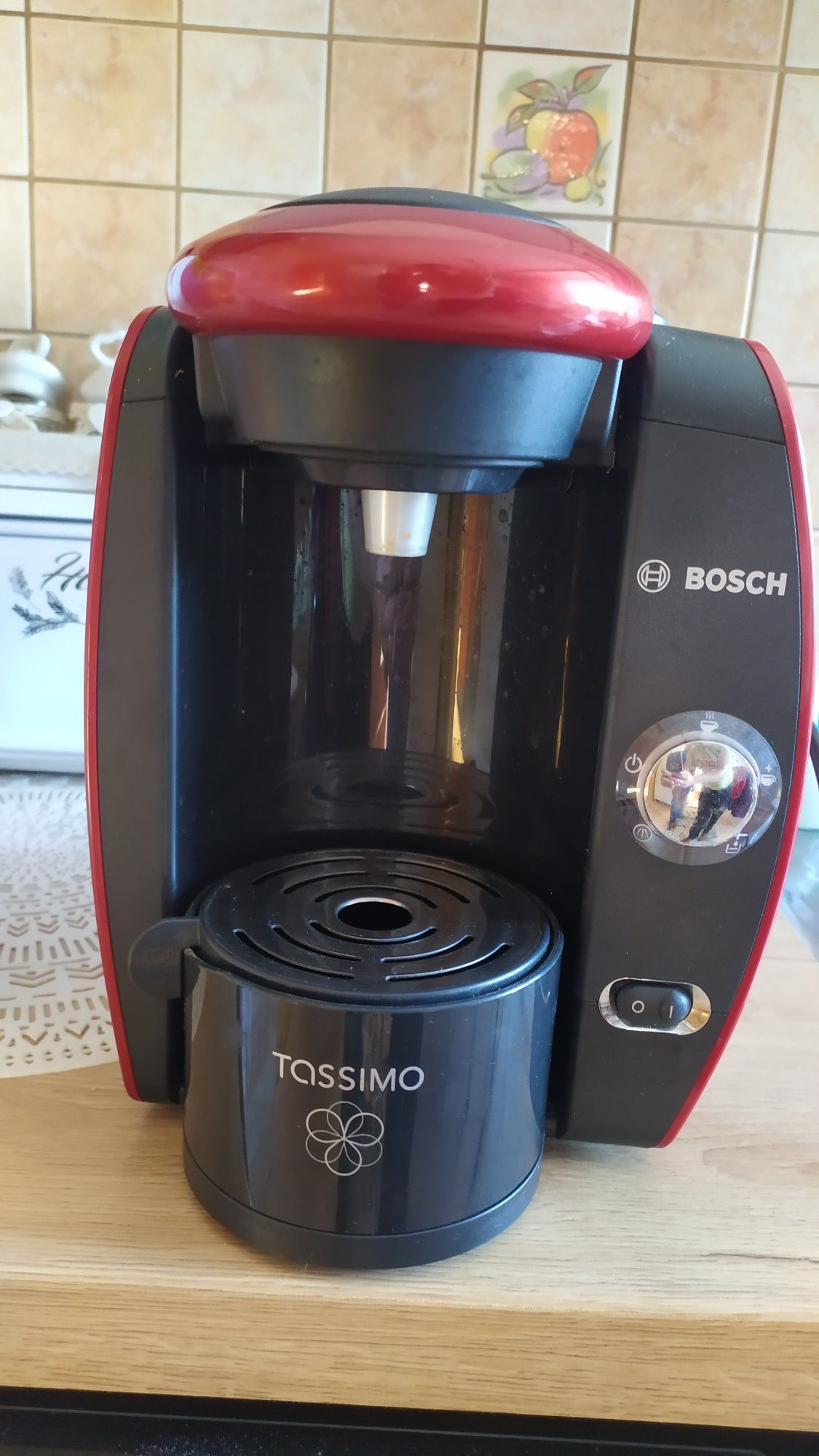 Ekspres do kawy Bosch Tassimo TAS4013EE użyty kilka razy.Jak nowy!