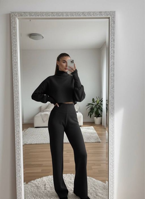 Жіночий костюм з ангори