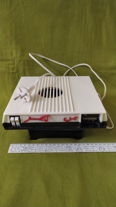 Фен Локон процює