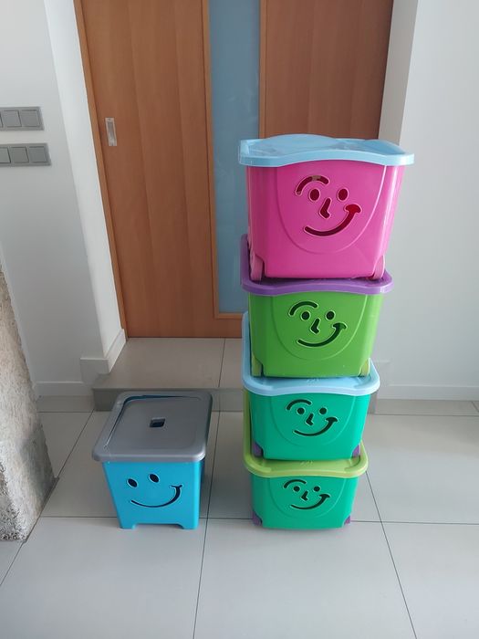 Zestaw pojemników na zabawki