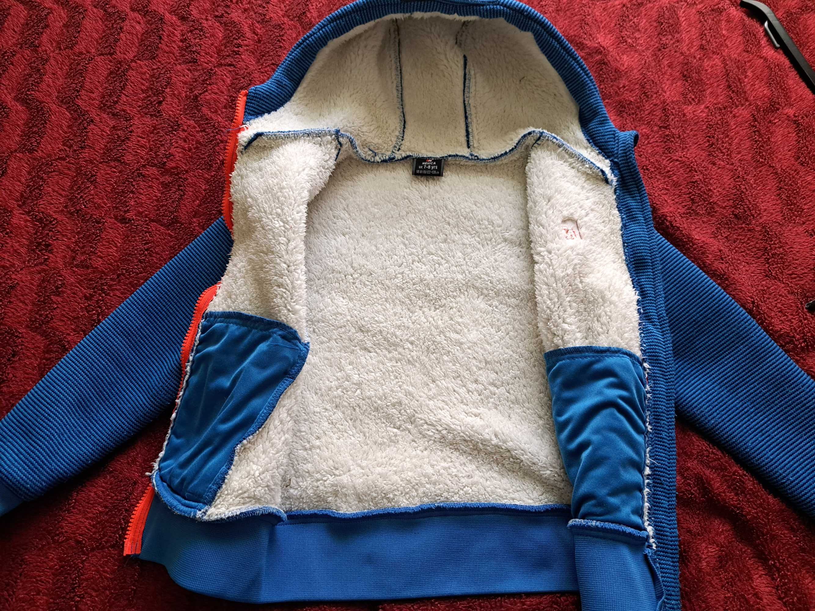 Демісезонна куртка, фірма Nevika,на 7-8 років