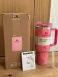 Stanley Cup da Hello Kitty NOVA
