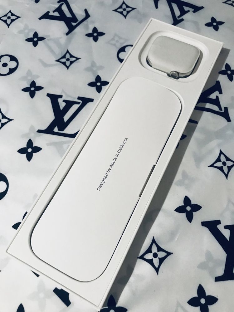 Смарт часы Apple Watch 9 41 mm состояние нового