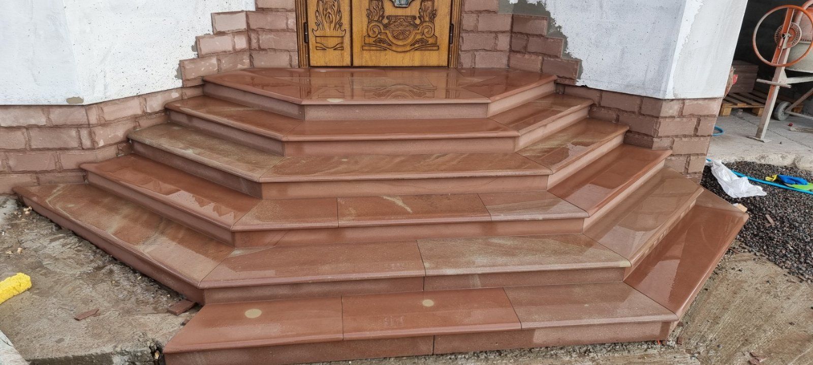 Забори каміни бесьитки цоколь сходи