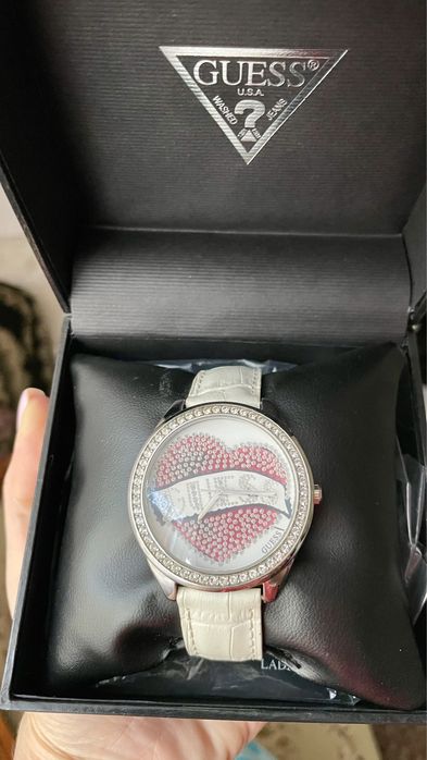 Новий годинник GUESS в фірмовому футлярі під шкіру рептиліі