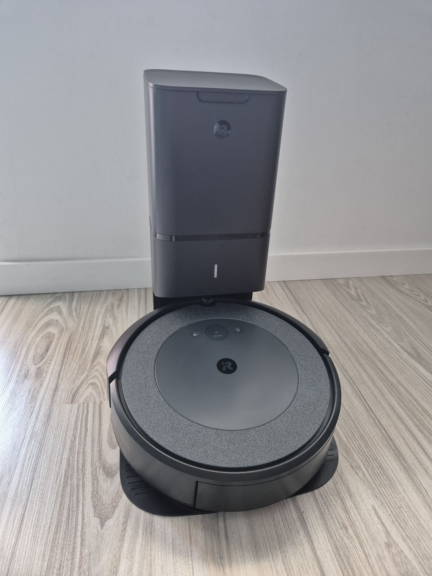 IRobot Roomba i3