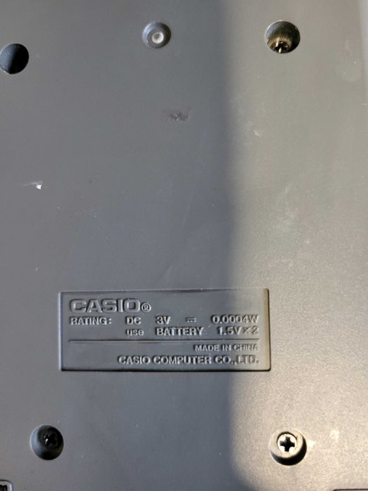 Kalkulator naukowy firmy Casio, model: fx-82LB