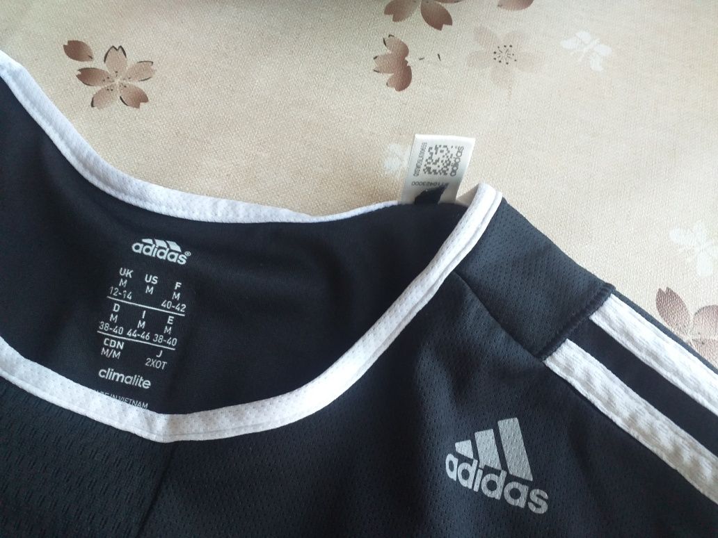 Футболка жіноча Adidas р.M чорна