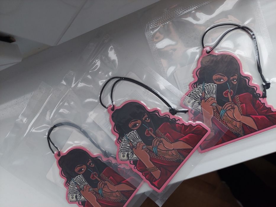 Zapachy do auta 3 sztuki dziewczyna w kominiarce