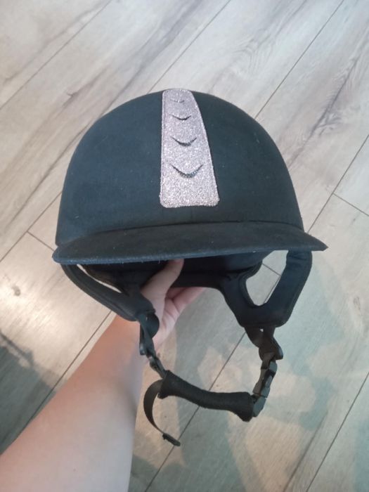 Kask jeździecki Start z Decathlon