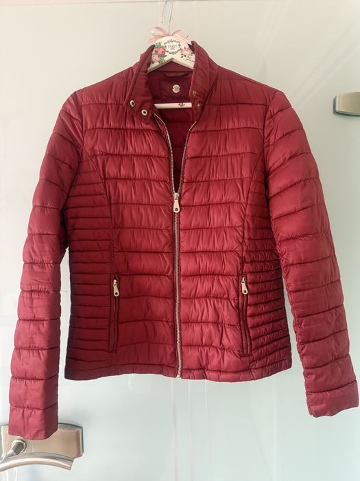 Burgundowa kurtka Massimo Dutti