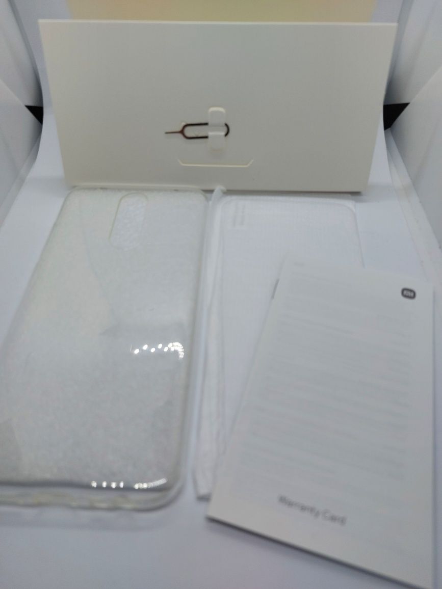 Redmi 8 (4/64+64Gb) Чорний + подарунки