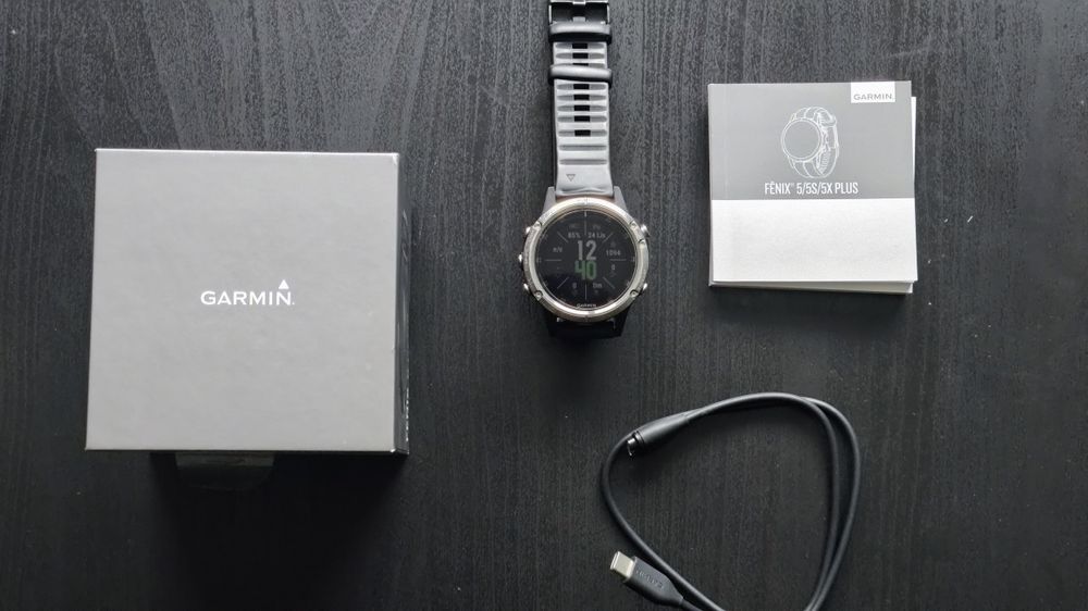 Garmin Fenix 5 Plus - Komplet z Czarnym Paskiem + Szkło Ochronne!