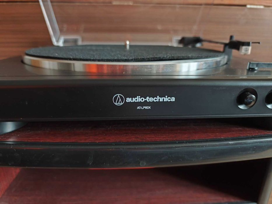 Програвач вінілових платівок Audio-Technica AT-LP60X Black