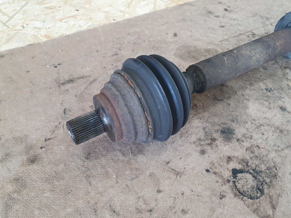 Półoś prawa przegub Audi A3 8P 1.6 benzyna BGU FUH