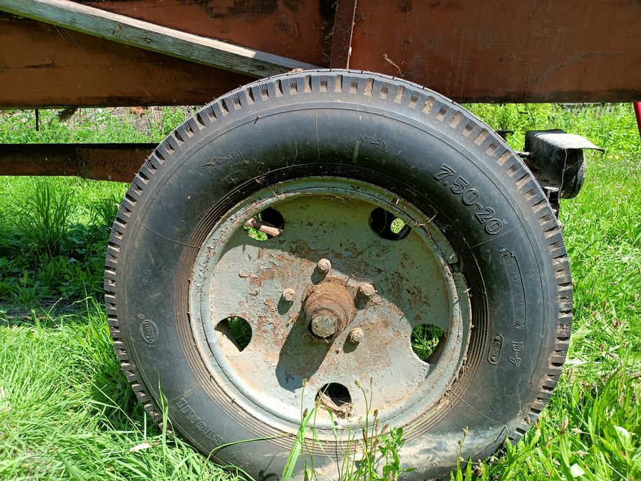 Wóz z zaczepem do ciągnika