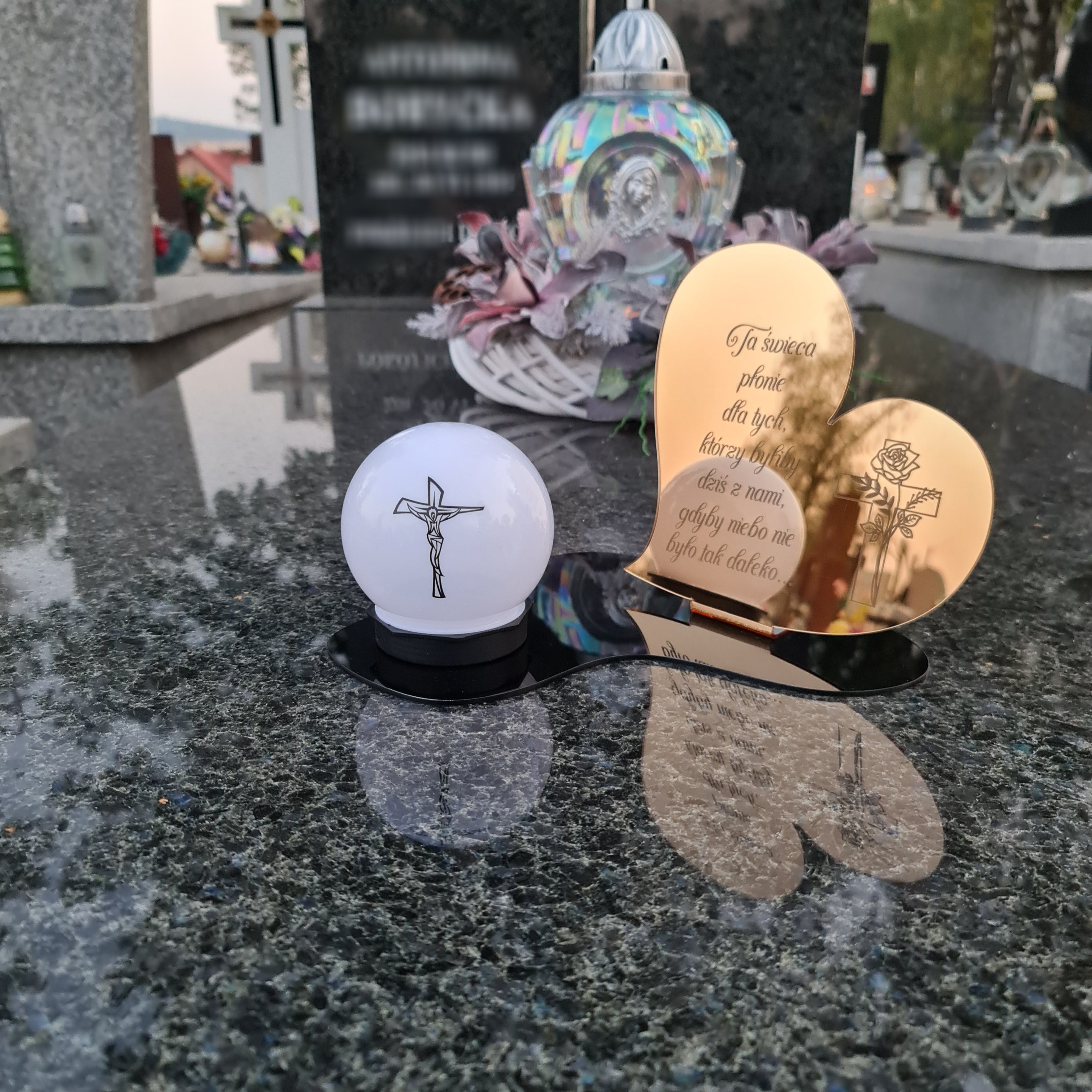 Znicz led statuetka złota na cmentarz grób duża wieczna lampka