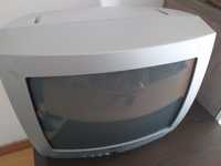 Vendo tv pequena com comado