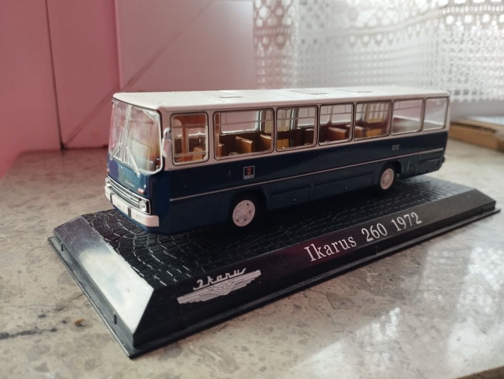 model IKARUS 260 Kolekcja KULTOWE AUTOBUSY PRL Skala 1:72. Autobus cie