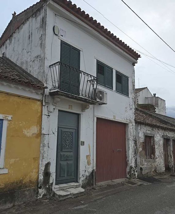 Moradia com piscina chamusca