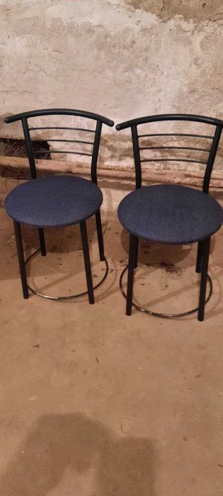 Продам металеві стільці