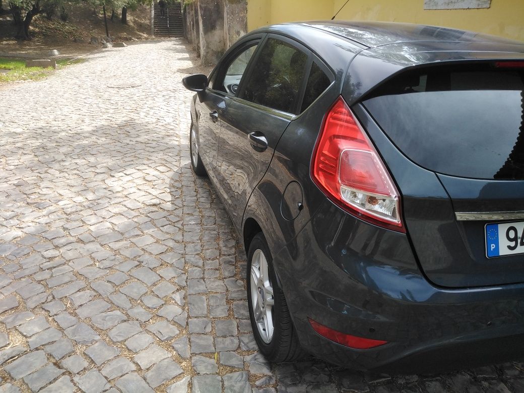 Ford Fiesta 1.0 2014 gasolina luzes diurnas