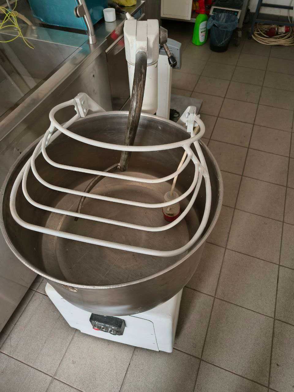 Італійський тістоміс на 60л 380В