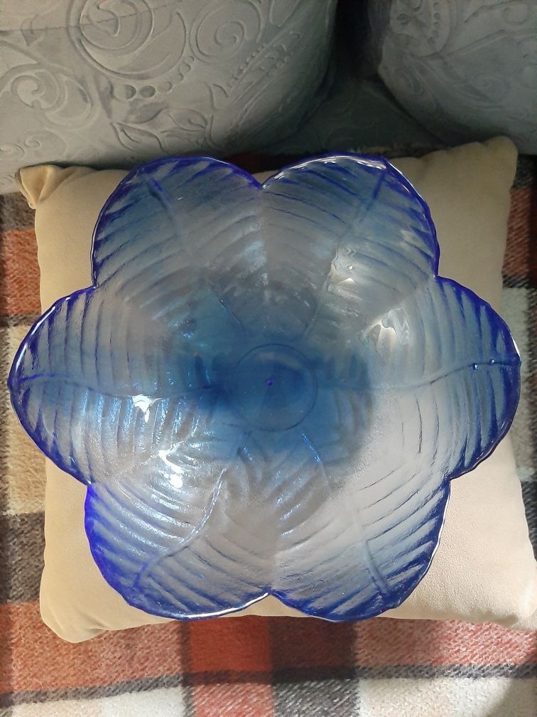 Miska salaterka porcelanowa.