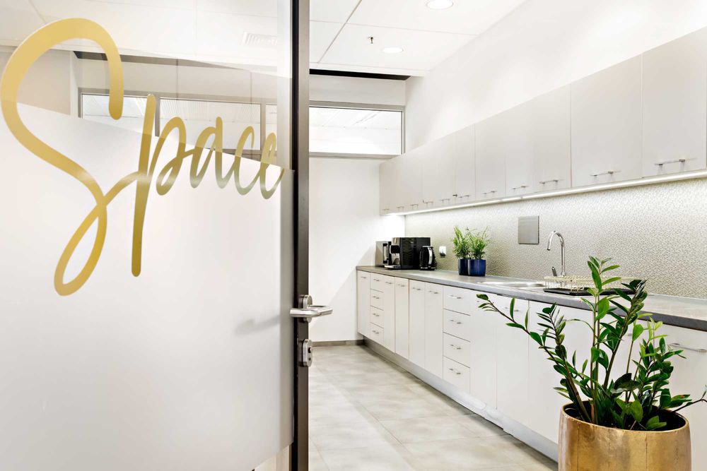 Biuro-Premium-Warszawa-Iris-Mokotów-gotowe od zaraz-umeblowane-26m2