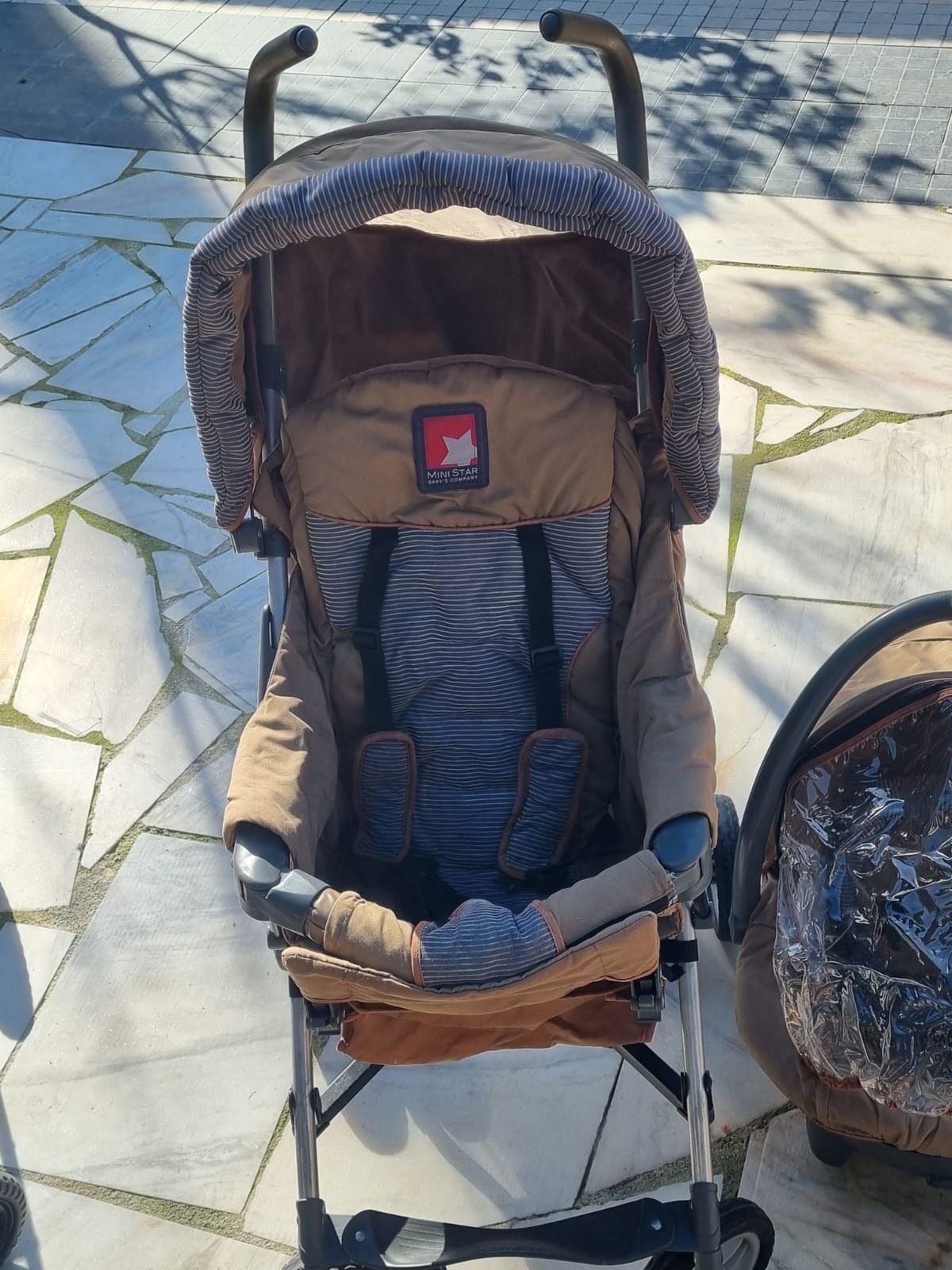 Conjunto carrinho de bebé e ovo