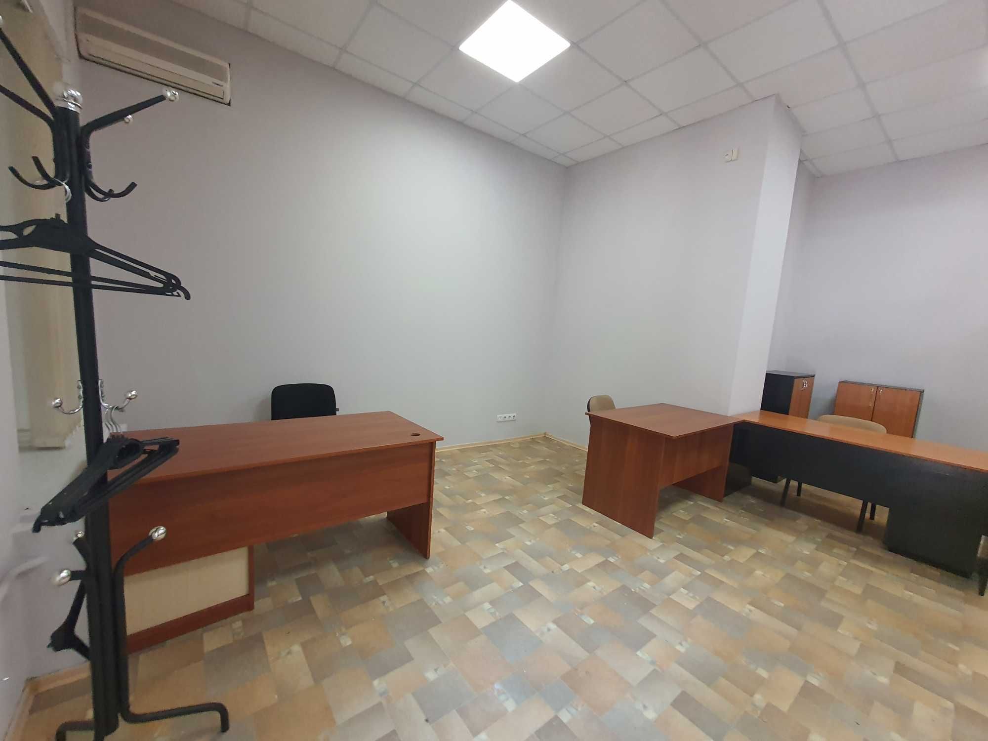 Сдам фасадный офис ул. Успенская 55 кв м