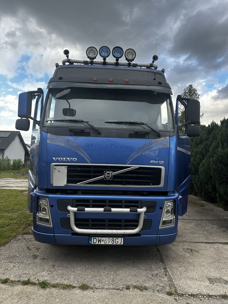 Samochod ciężarowy hakowiec Volvo FH12 460