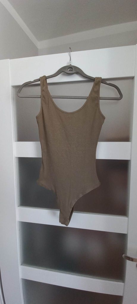 Nowe body kolor khaki Reserved