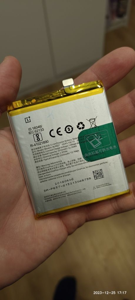 Używana bateria OnePlus 6 po wymianie