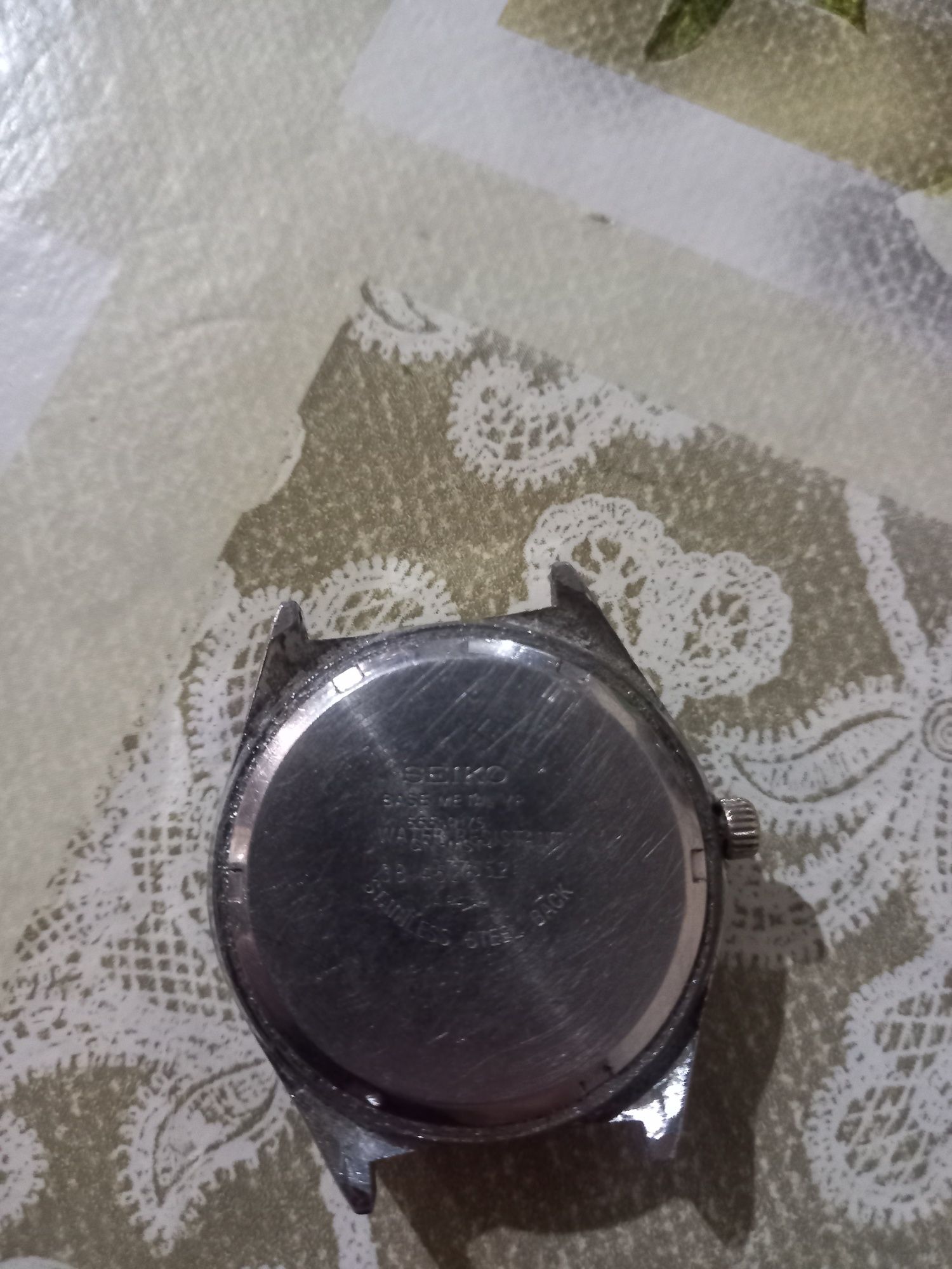 Продаётся часы без ремешка от пал логотип рабочий заведённые механизм